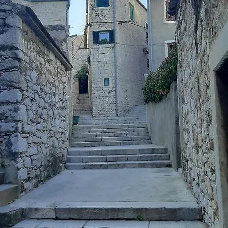 Capitain*s House *